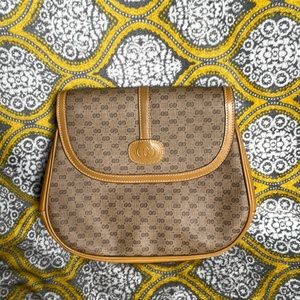 Vintage Gucci clutch